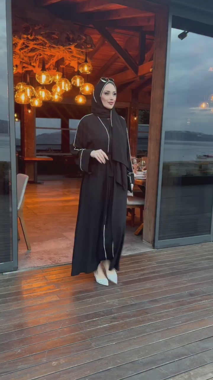 Luna Abaya